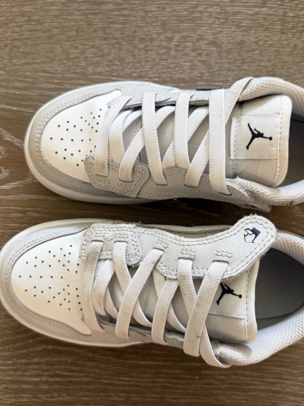 WORN ONCE Boys Jordan 1 Low Alt gray/midnight blue easy on sneakers size 1.5Y - Picture 3 of 5